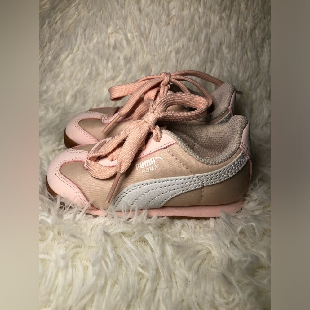 Puma Kids Sneakers - Soft Pink and White size 6 - Picture 4 of 16